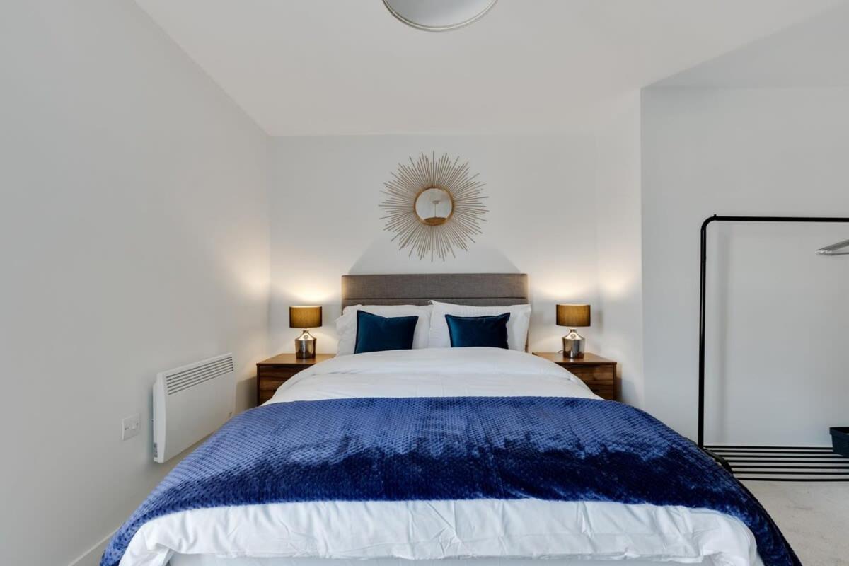 1 Bed Modern Apartment In A Converted Mill Leeds  Exterior photo