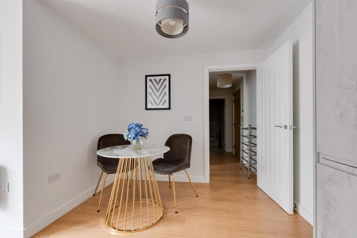 1 Bed Modern Apartment In A Converted Mill Leeds  Exterior photo