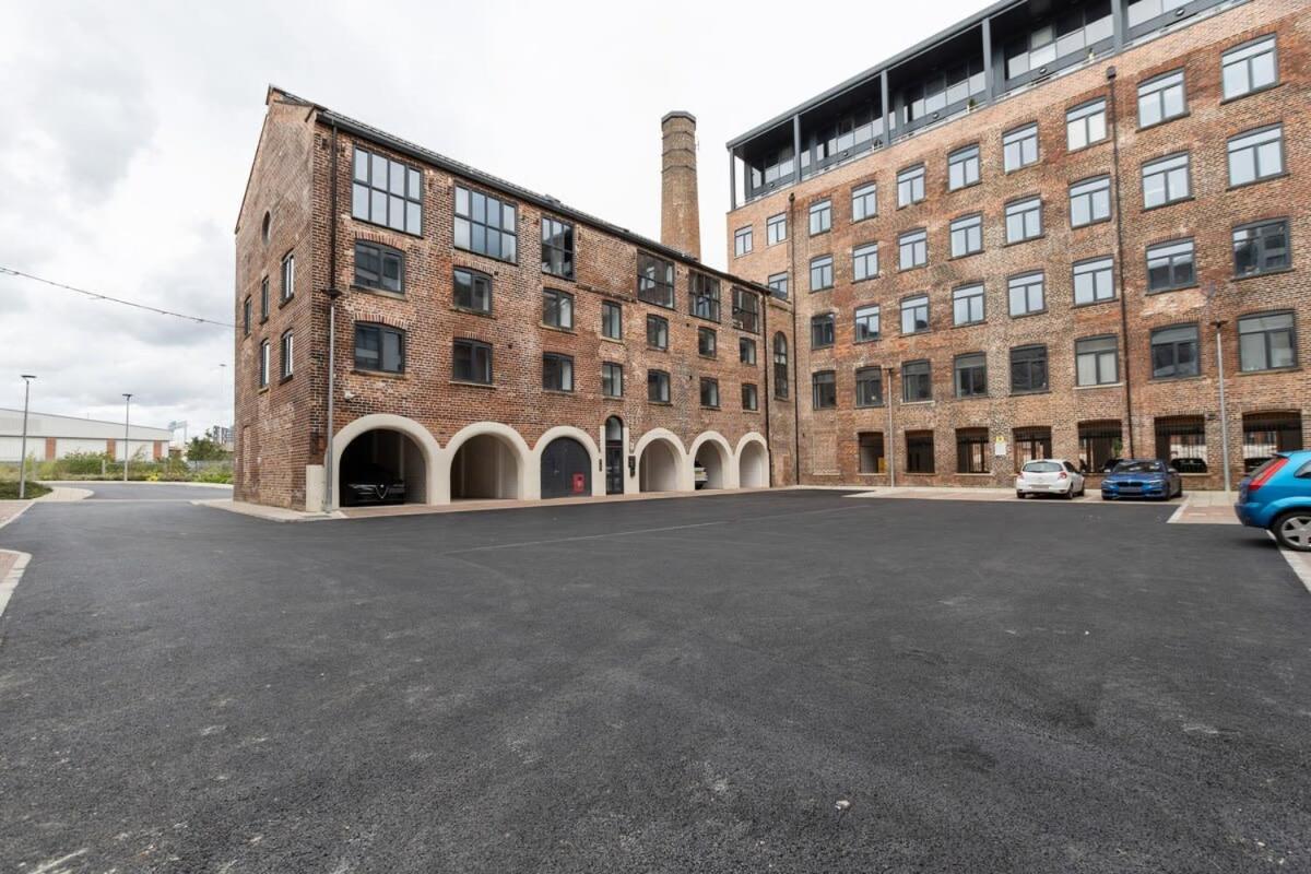 1 Bed Modern Apartment In A Converted Mill Leeds  Exterior photo