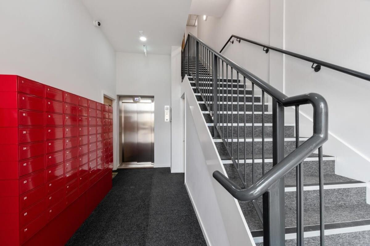 1 Bed Modern Apartment In A Converted Mill Leeds  Exterior photo